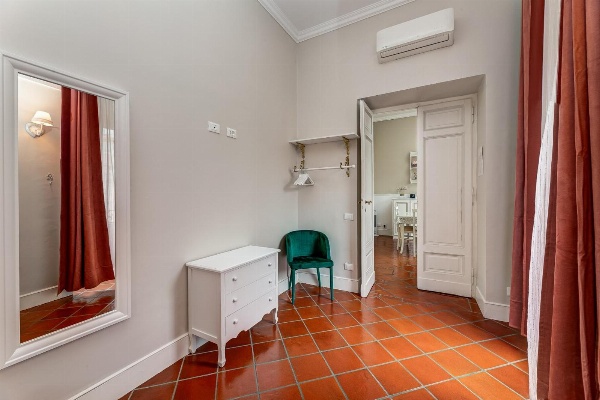 Pantheon Luxury House image 3